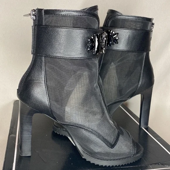 NIB Karl Lagerfeld Paris Blayze Lug Sole Booties size 8.5 - Picture 4 of 7